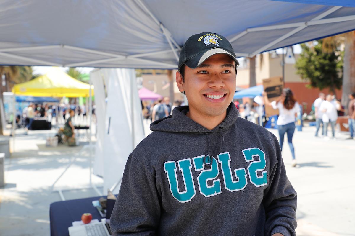 Student at Weeks of Welcome event